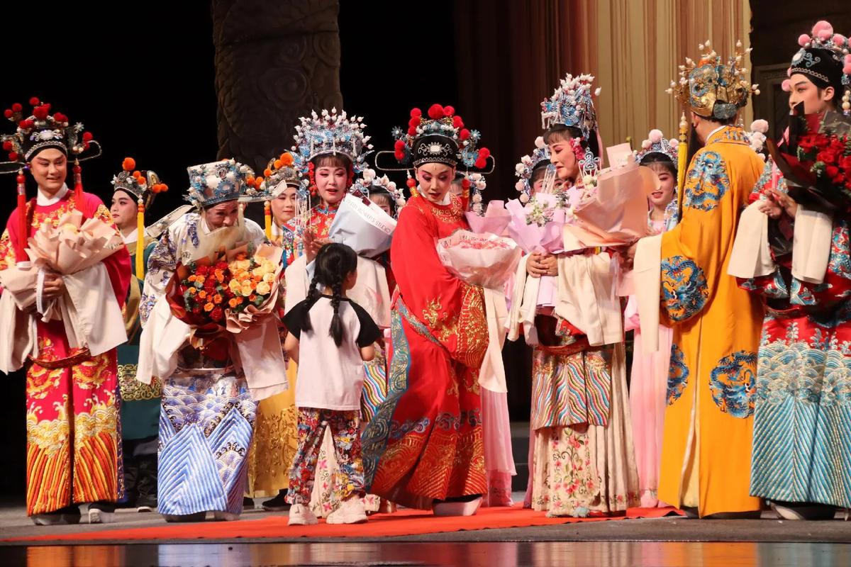 黄梅戏《女驸马》#再芬黄梅#合肥大剧院
