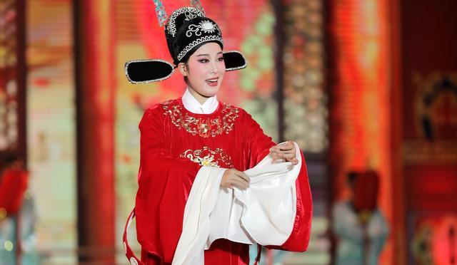 “把最正宗的黄梅乡音唱给大家听” 安徽新生代黄梅戏演员吴美莲的青春故事